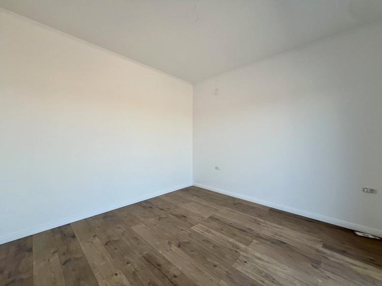 Casă cu 3 camere cu Teren 216 Mp în Săcălaz