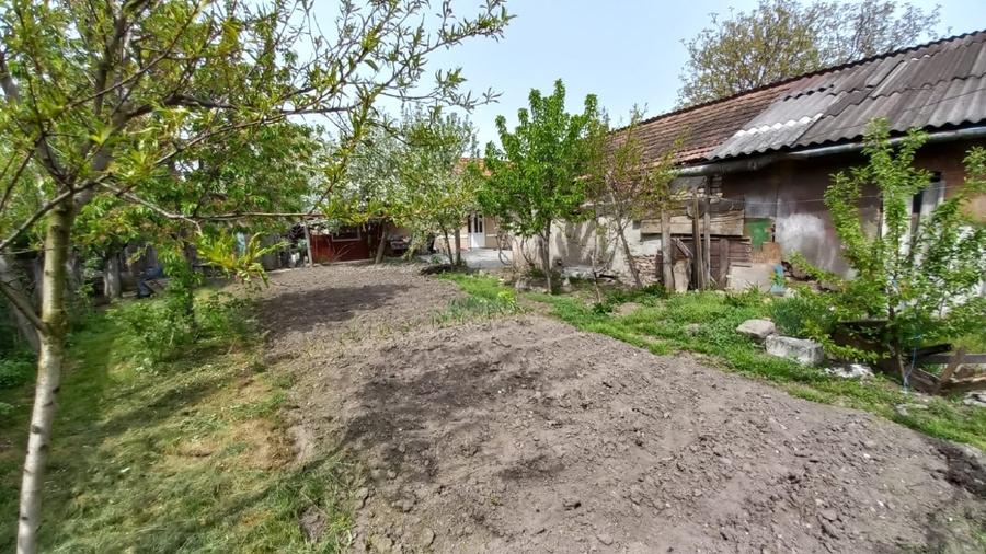 Casă individuală cu 2 camere cu Teren 1100 Mp în Central