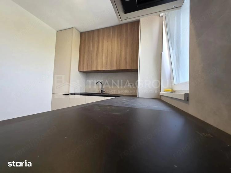 Apartament cu 3 camere decomandat în Triaj