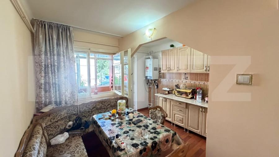 Apartament cu 3 camere semidecomandat în Central