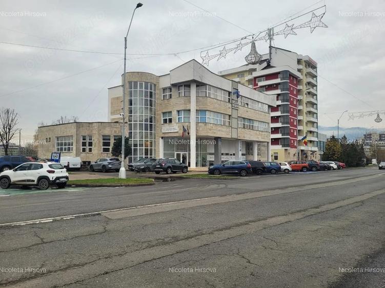 Spațiu comercial, de 500 mp, în Central