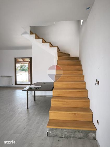 Casă cu 4 camere cu Teren 401 Mp în Hoghilag