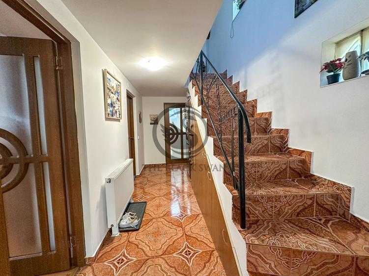 Casă individuală cu 5 camere cu Canalizare în Cocorăștii Colț