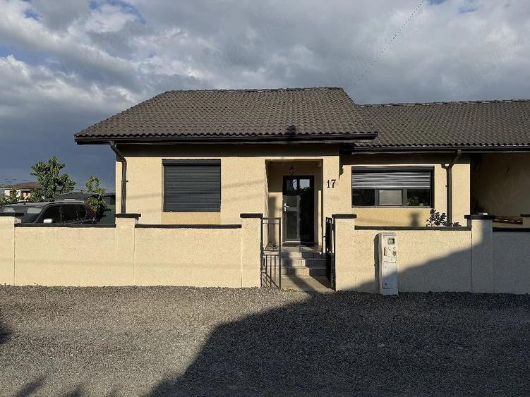 Casă cu Teren 400 Mp în Central