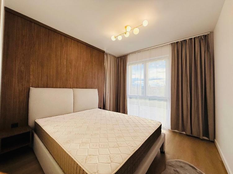 Apartament cu 3 camere semidecomandat în Florești