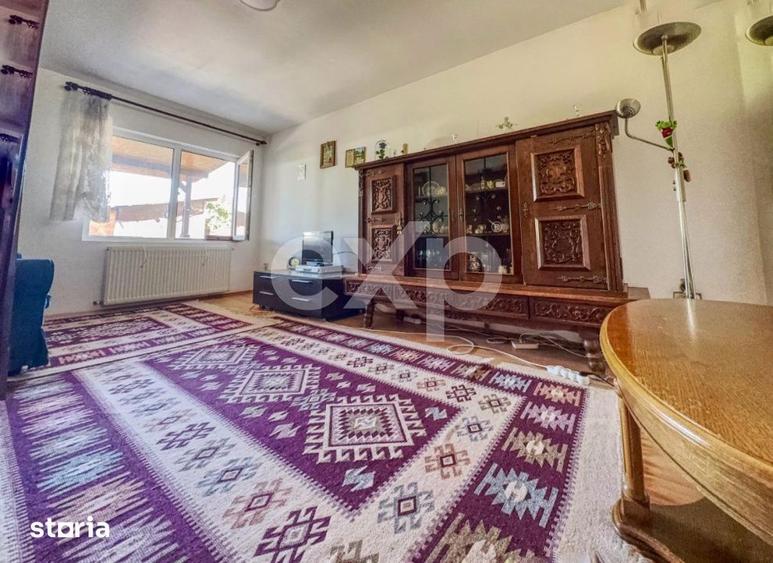 Casă cu 6 camere cu Teren 638 Mp în Pădureni