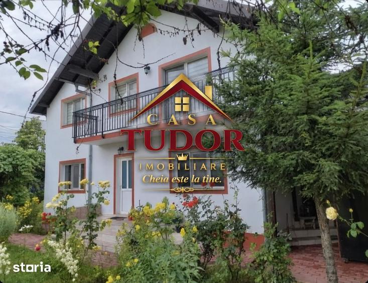 Casă cu 4 camere cu Teren 1000 Mp în Central