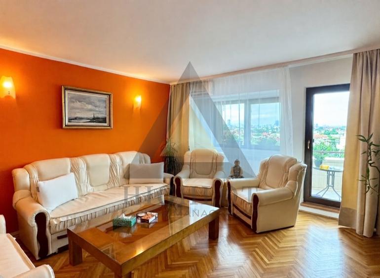 Apartament cu 3 camere decomandat, mobilat în P-ța Victoriei