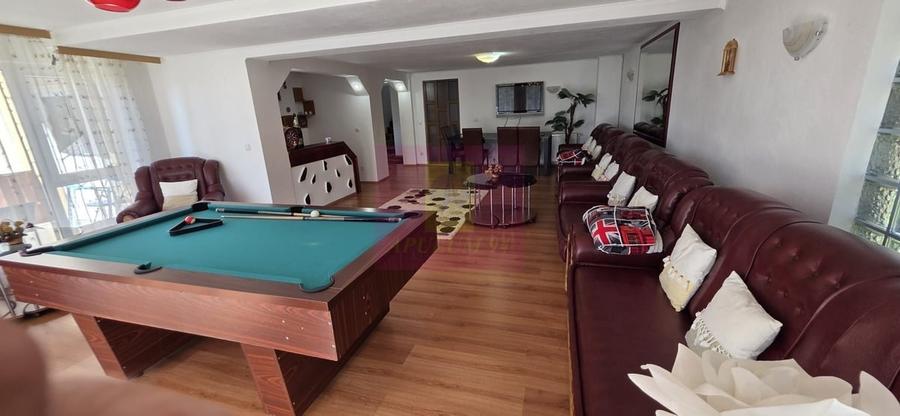 Casă cu 7 camere în Central