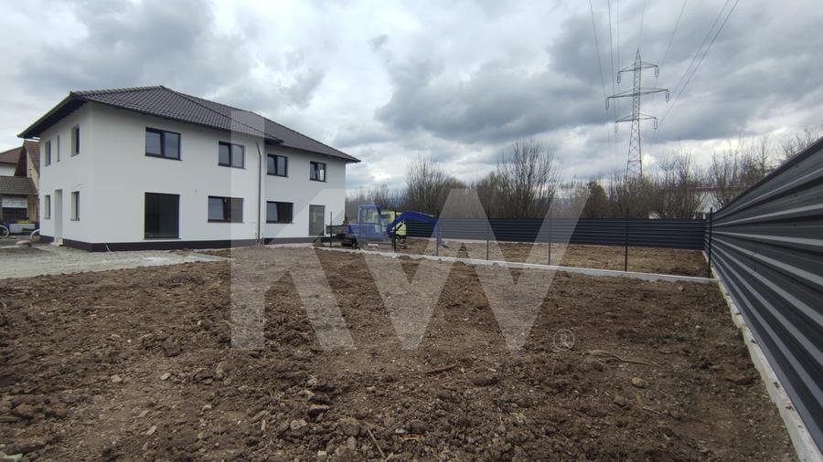Duplex cu 6 camere cu Canalizare în Șelimbăr