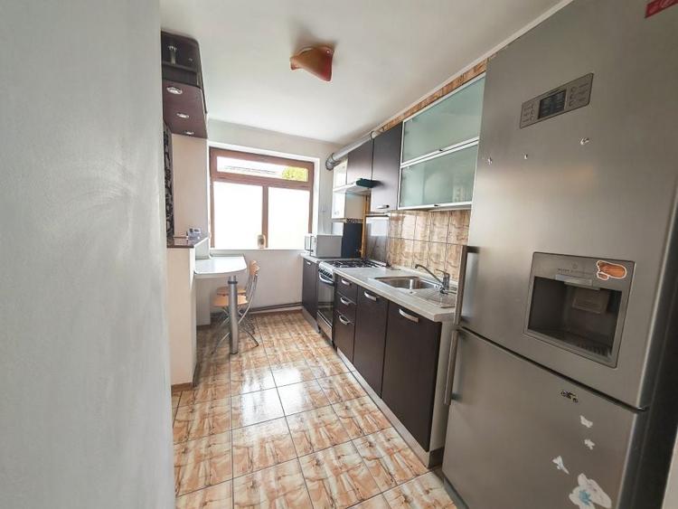 Apartament cu 2 camere semidecomandat, mobilat în Central