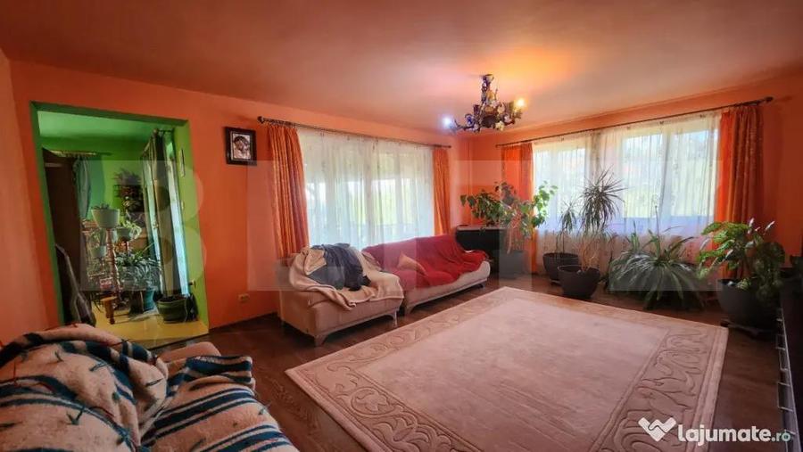 Casă cu 4 camere cu Teren 1232 Mp în Central