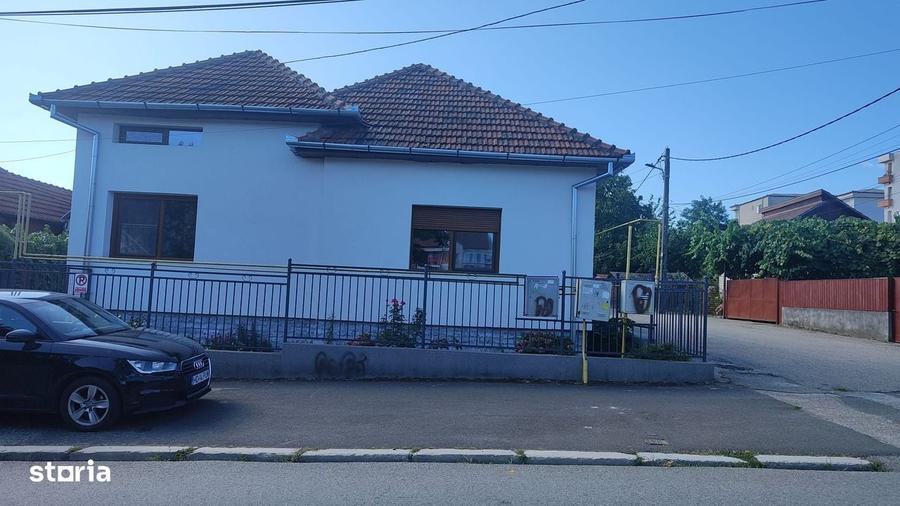 Casă cu 3 camere în Cărpiniș
