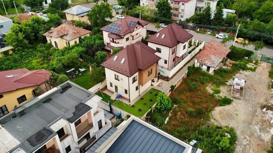 Casă individuală cu 5 camere cu Canalizare în Central