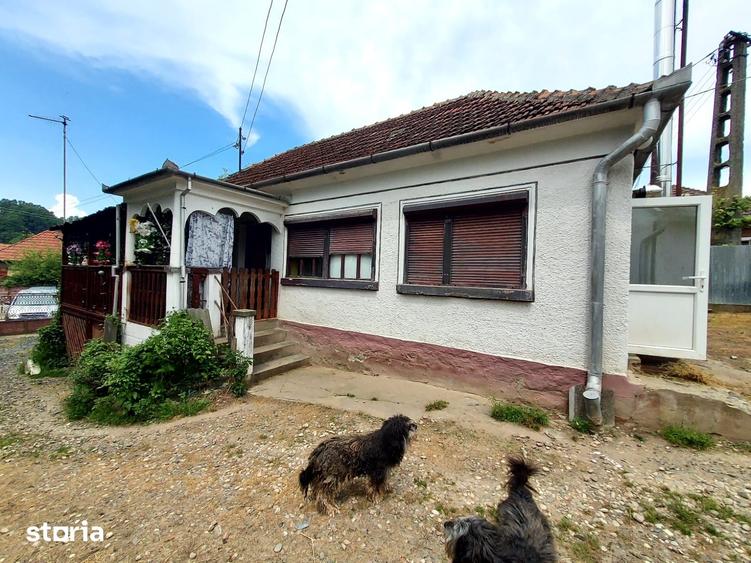Casă cu 2 camere cu Teren 7000 Mp în Certeju de Sus