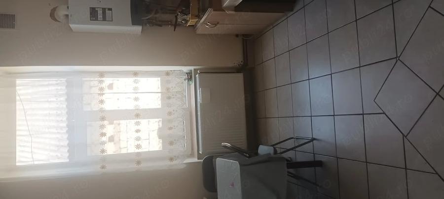 Casă cu 5 camere cu Teren 2000 Mp în Central