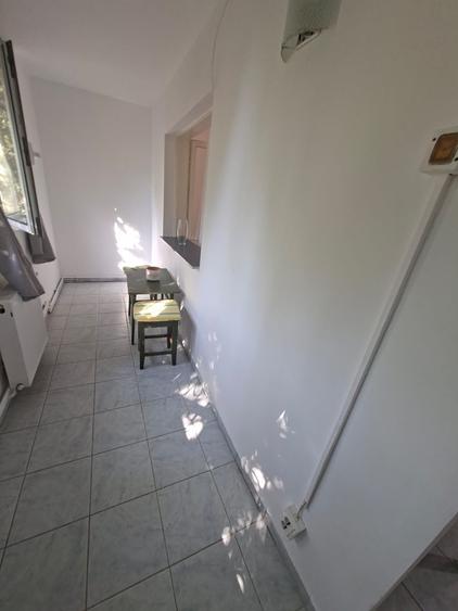 Apartament cu 2 camere decomandat în Podul de Fier