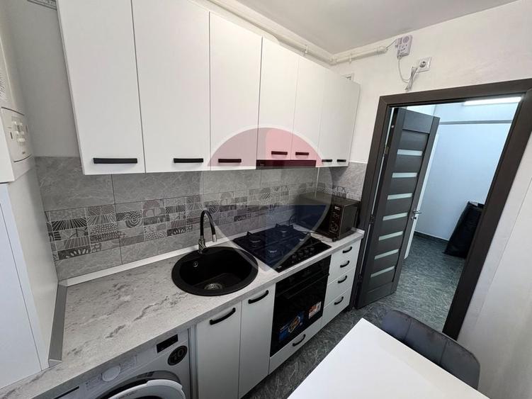 Apartament cu 2 camere semidecomandat, mobilat în Săsar