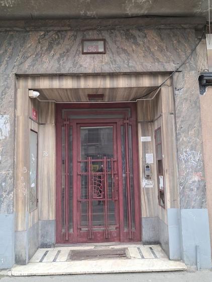 Apartament cu 5 camere decomandat în Moșilor