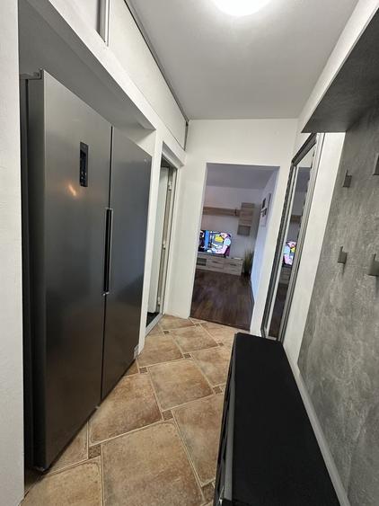 Apartament cu 3 camere decomandat în Spitalul Județean