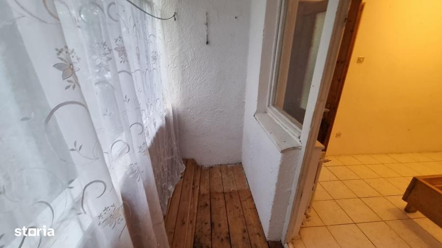 Apartament cu 2 camere nedecomandat în Nufărul