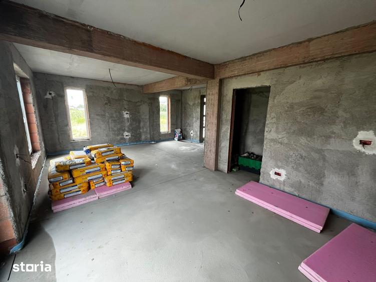 Casă cu 5 camere cu Teren 400 Mp în Dragomirești-Vale