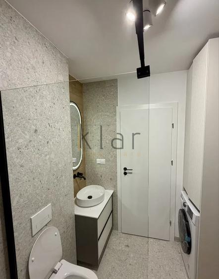 Apartament cu 2 camere semidecomandat, mobilat în Mărăști