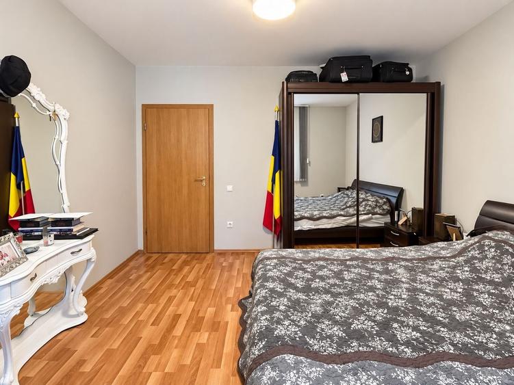 Casă individuală cu 5 camere cu Canalizare în Dumbrăvița