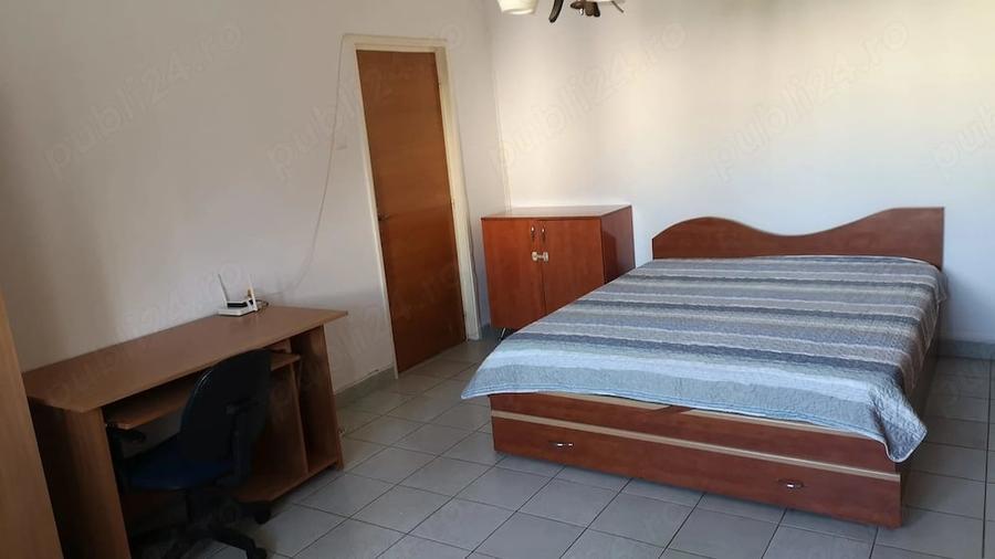Garsonieră decomandată în Costin Georgian