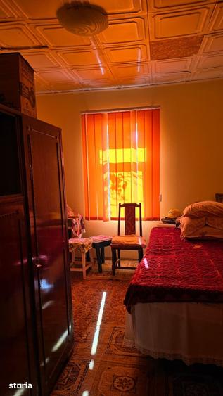 Casă cu 5 camere cu Teren 2200 Mp în Tuzla