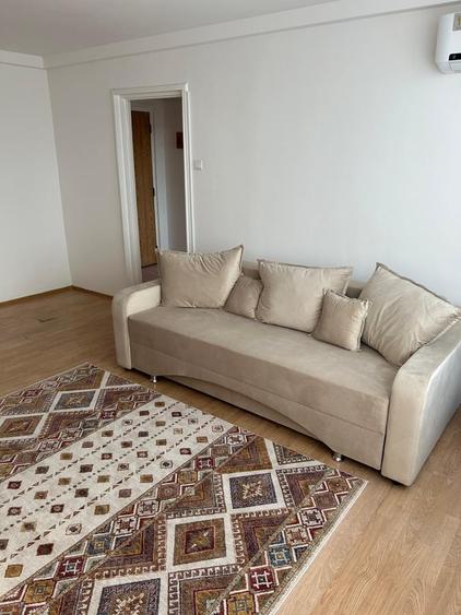 Apartament cu 2 camere semidecomandat în Berceni