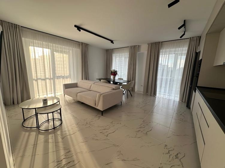 Apartament cu 3 camere semidecomandat, mobilat în Copou