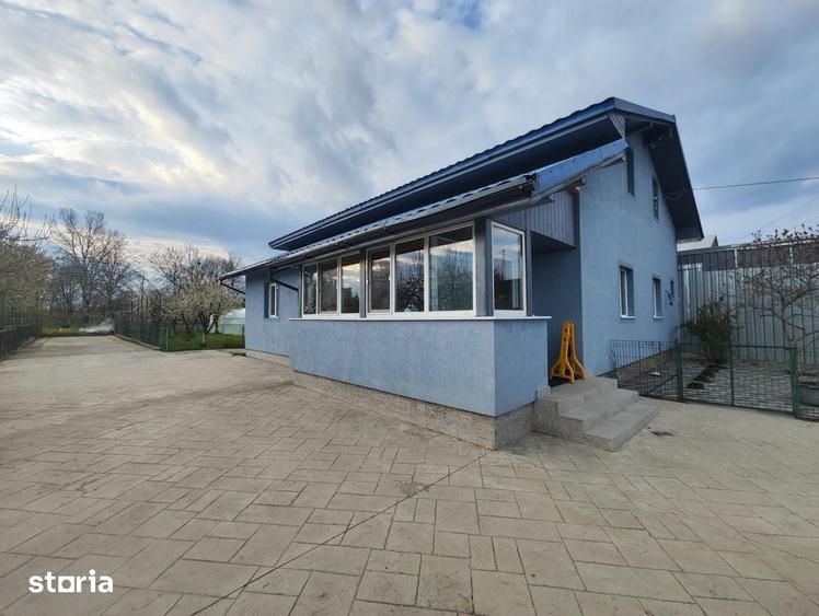 Casă cu 5 camere cu Teren 4000 Mp în Florești