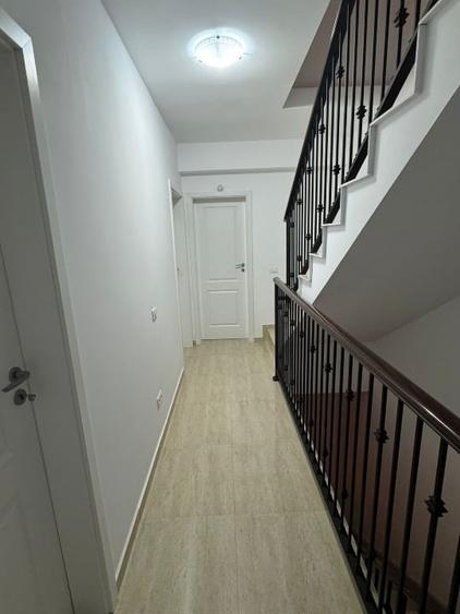 Duplex cu 4 camere cu Canalizare în Vest