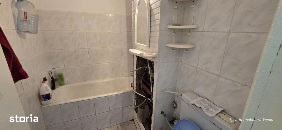 Garsonieră decomandată în Central