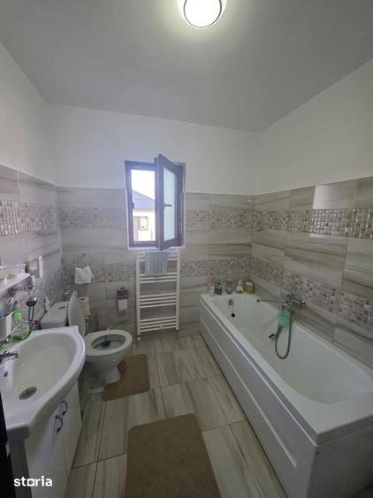 Casă cu 3 camere cu Teren 158 Mp în Miroslava