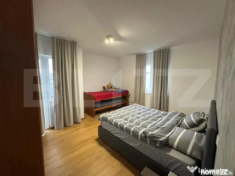 Casă cu 7 camere cu Teren 163 Mp în Lucian Blaga