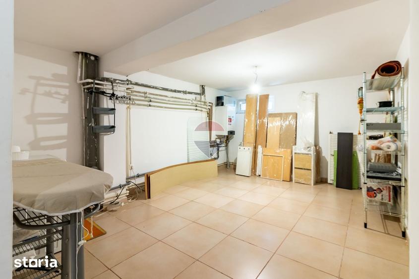 Casă cu 6 camere cu Teren 240 Mp în Corbeanca