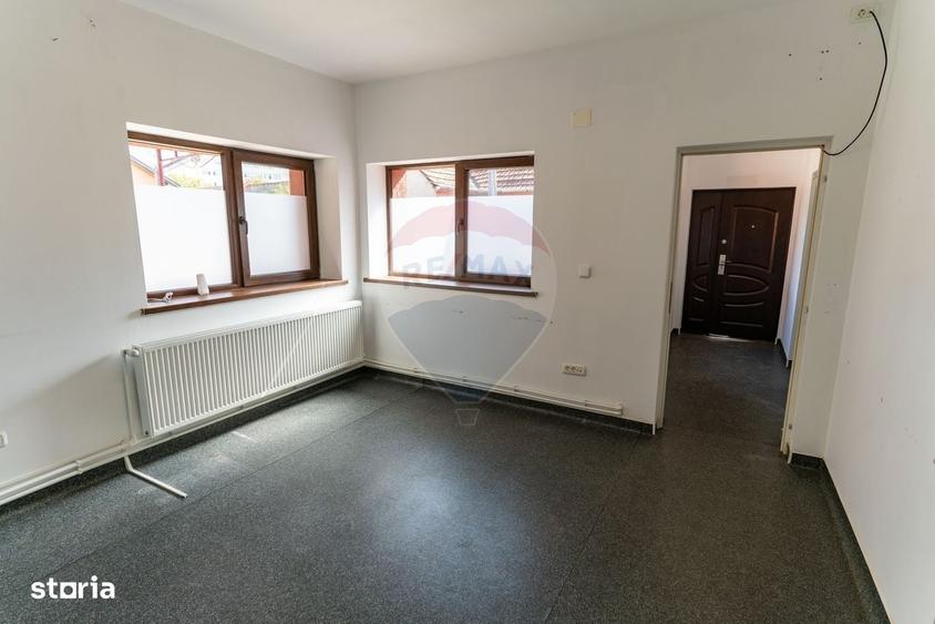 Casă cu 4 camere în Central