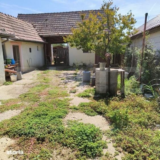 Casă cu 4 camere cu Teren 1300 Mp în Mihalț