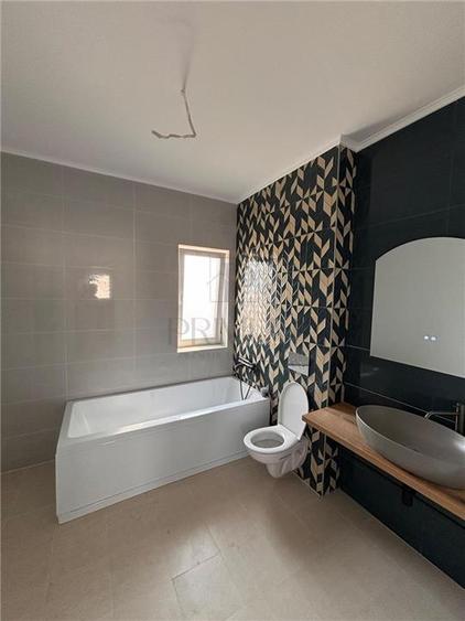 Duplex cu 4 camere cu Canalizare în Moșnița Nouă
