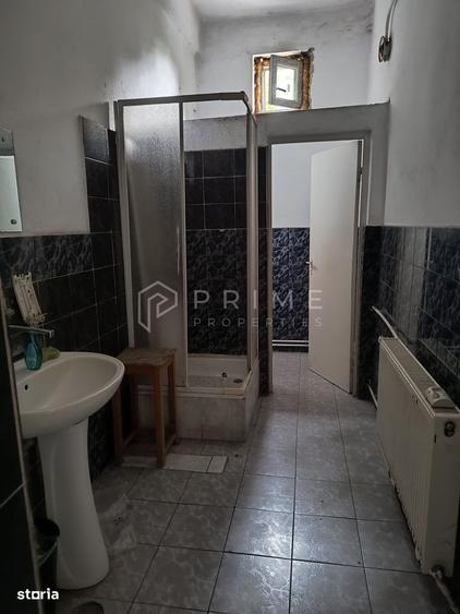 Spațiu comercial, de 700 mp, în Libertății