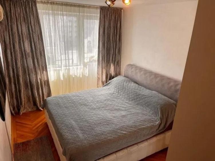 Apartament cu 3 camere semidecomandat, mobilat în Ștefan cel Mare