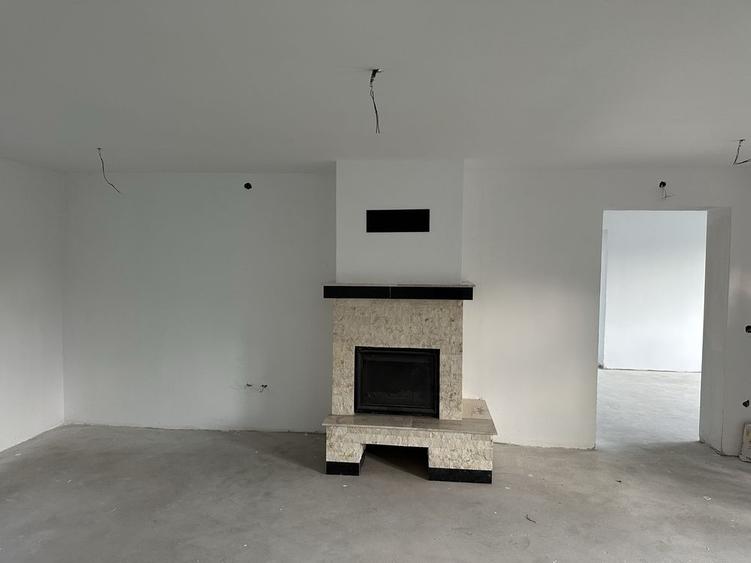 Casă cu 4 camere în Cășeiu