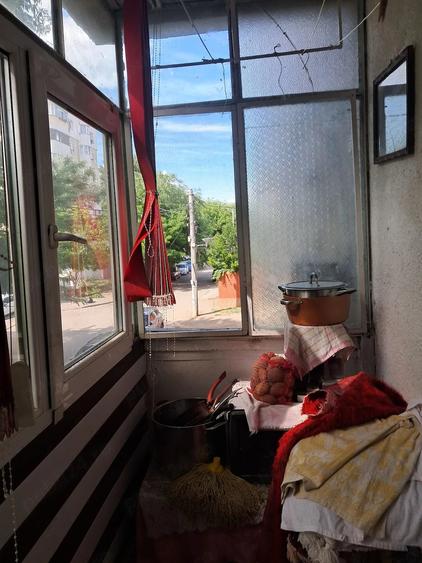 Apartament cu 3 camere decomandat în Buzaului