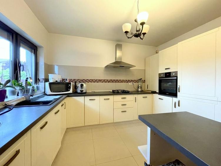 Duplex cu 4 camere cu Canalizare în Dumbrăvița