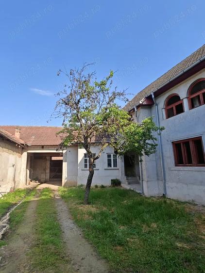 Casă cu 6 camere în Finiș