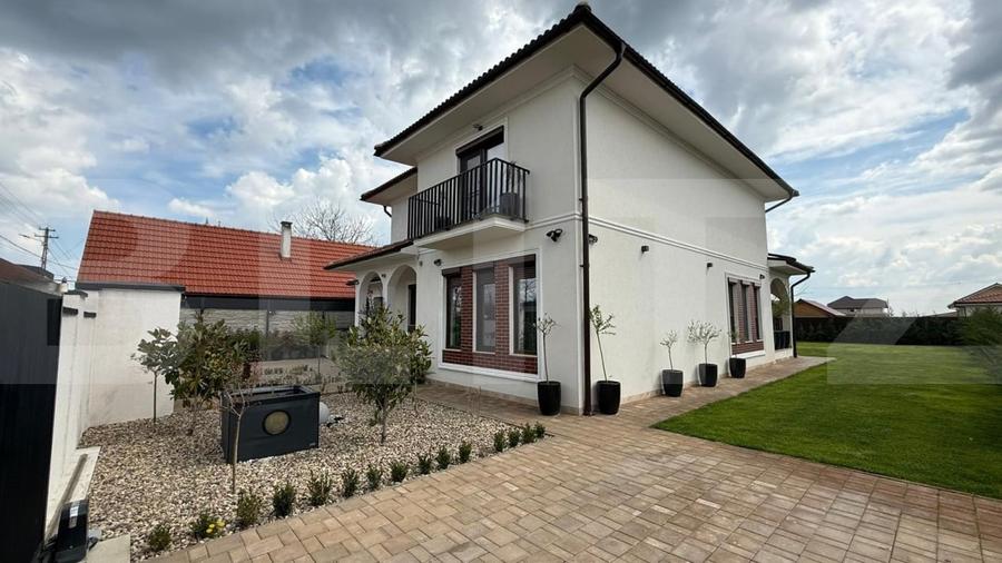 Casă individuală cu 5 camere cu Canalizare în Diniaș