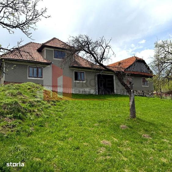 Casă cu 5 camere cu Canalizare în Bran