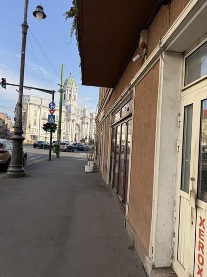 Spațiu comercial, de 13 mp, în Central